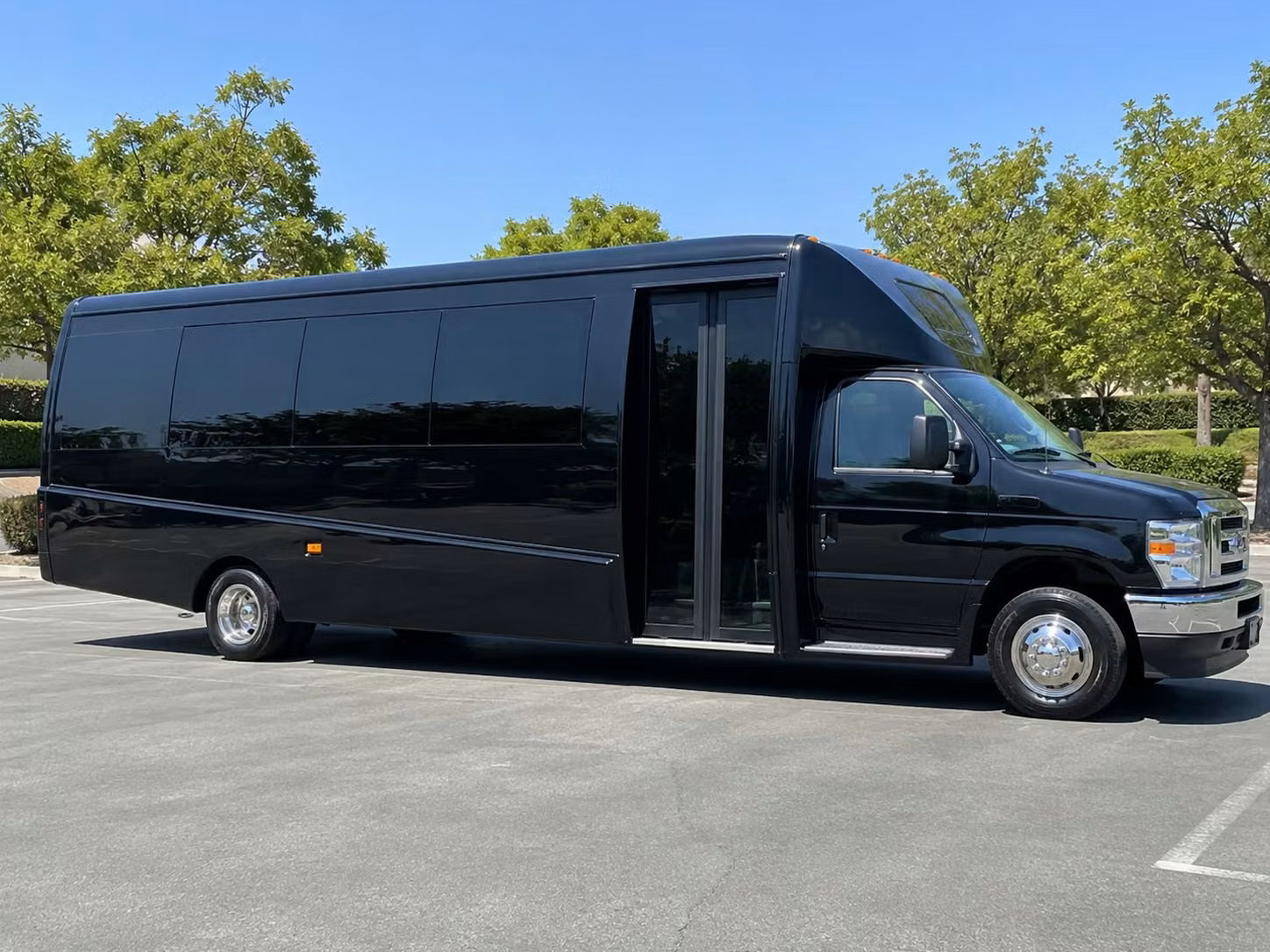 15 passenger minibus