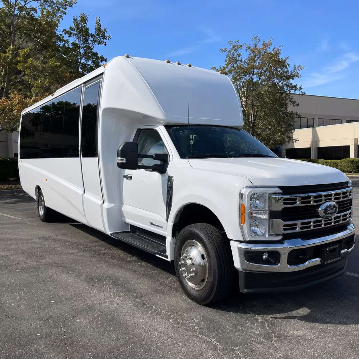 minibus rentals for smaller minneapolis prom groups keep everyone together