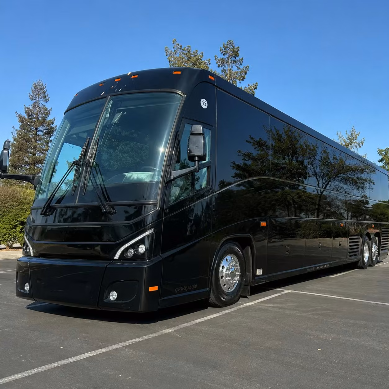 multi day bus rentals for minneapolis groups heading across the midwest
